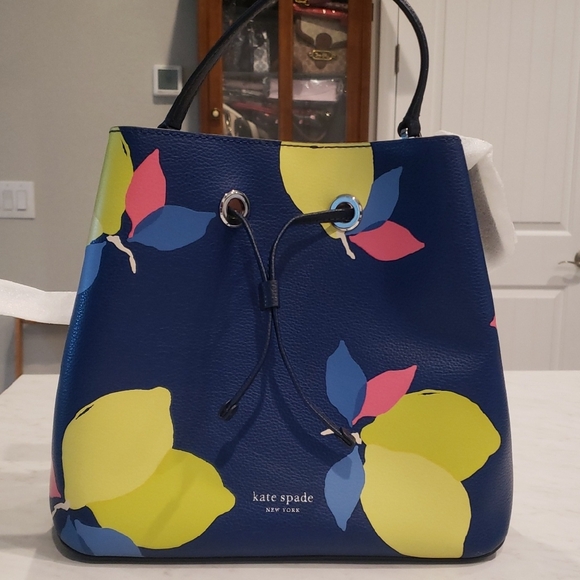 Kate Spade NWT ♠️ Navy Blue Lemon Large Bucket Crossbody Bag - Picture 1 of 12